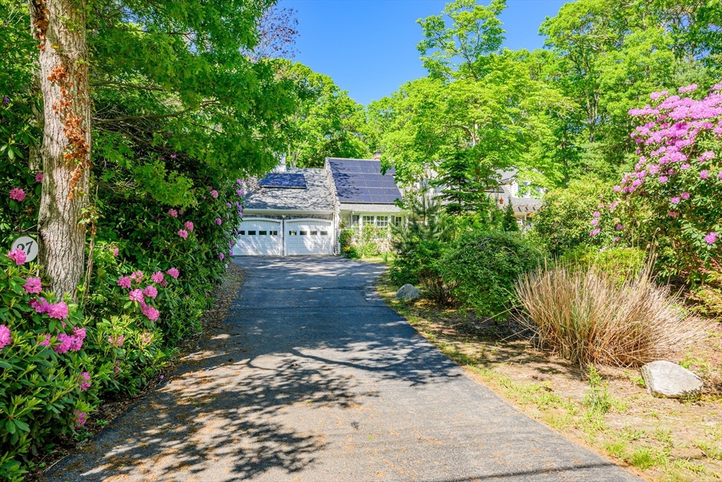27 Two Ponds Road