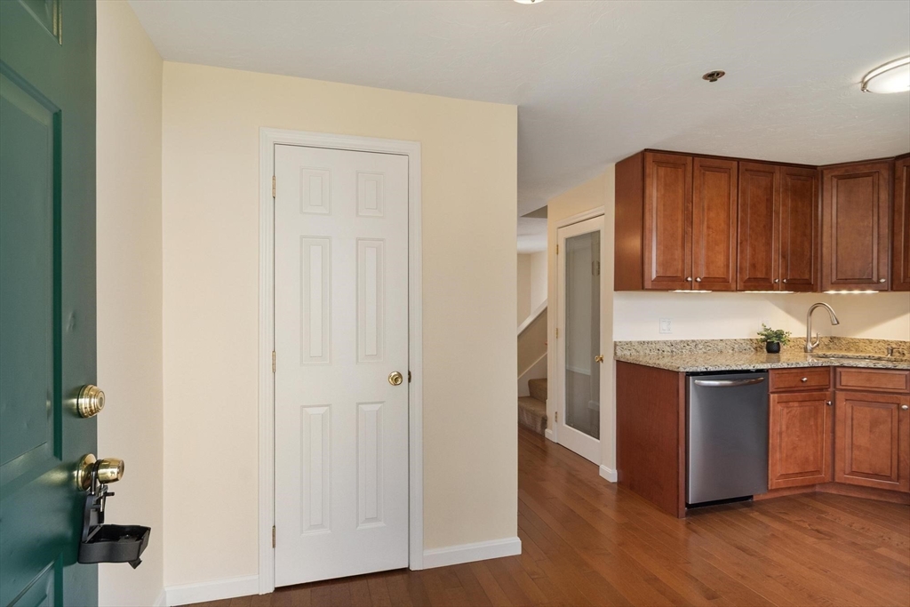 278 Manning Street 904