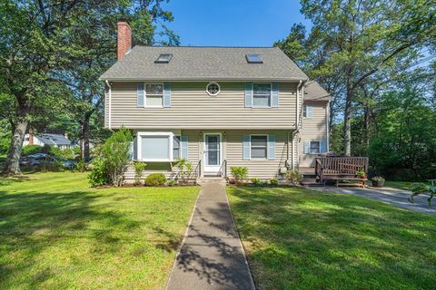Photo of 9 Balfour St, Lexington, MA 02421 (MLS # 73539266)