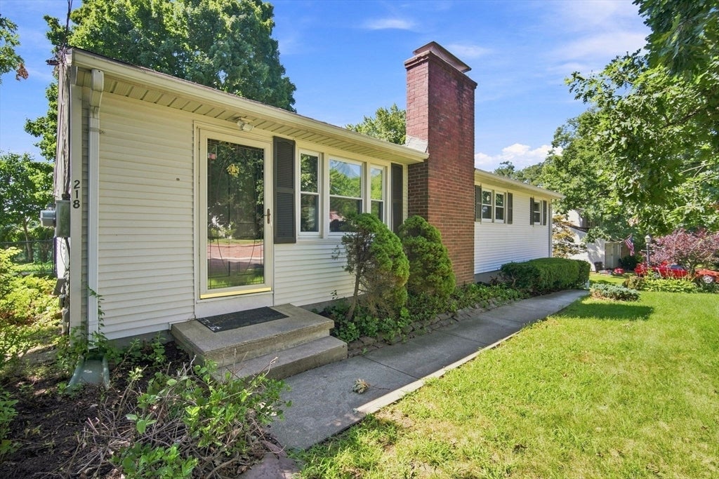 218 Maple St