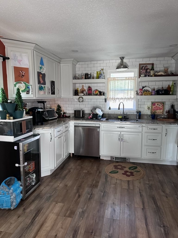 35 Scarlet Dr