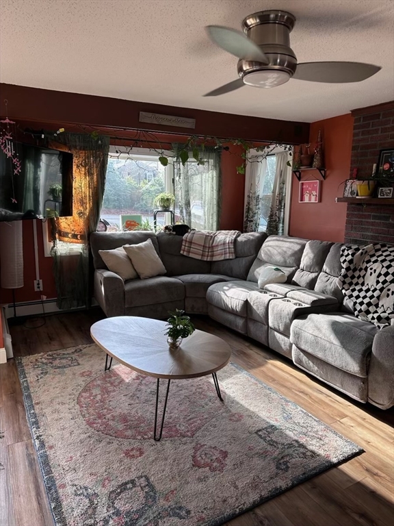35 Scarlet Dr