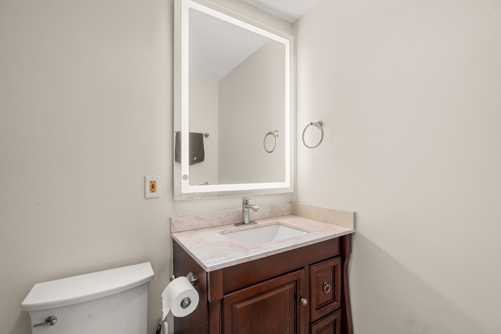 33 Pond Ave #919, Brookline, MA Photo #12