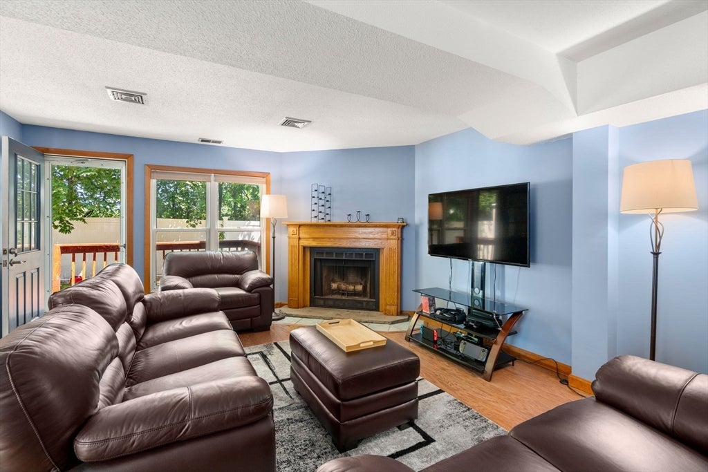 1292 Commercial St #1292, Weymouth, MA, 1292 Commercial St #1292, Weymouth, MA Photo #2