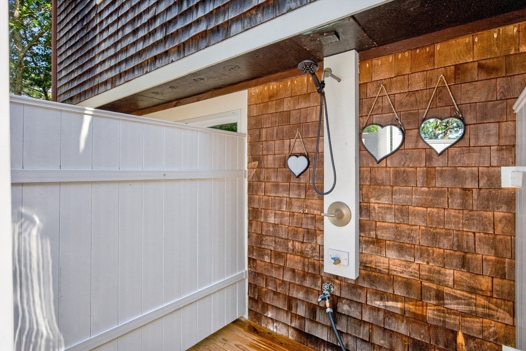 8 Theatre Dr, Falmouth, MA, 8 Theatre Dr, Falmouth, MA Photo #36