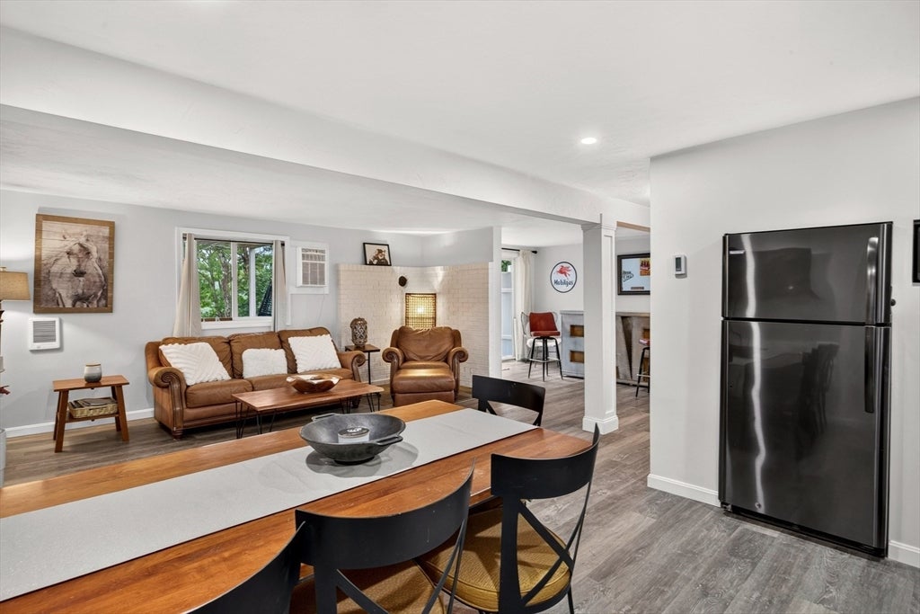 8 Theatre Dr, Falmouth, MA, 8 Theatre Dr, Falmouth, MA Photo #27