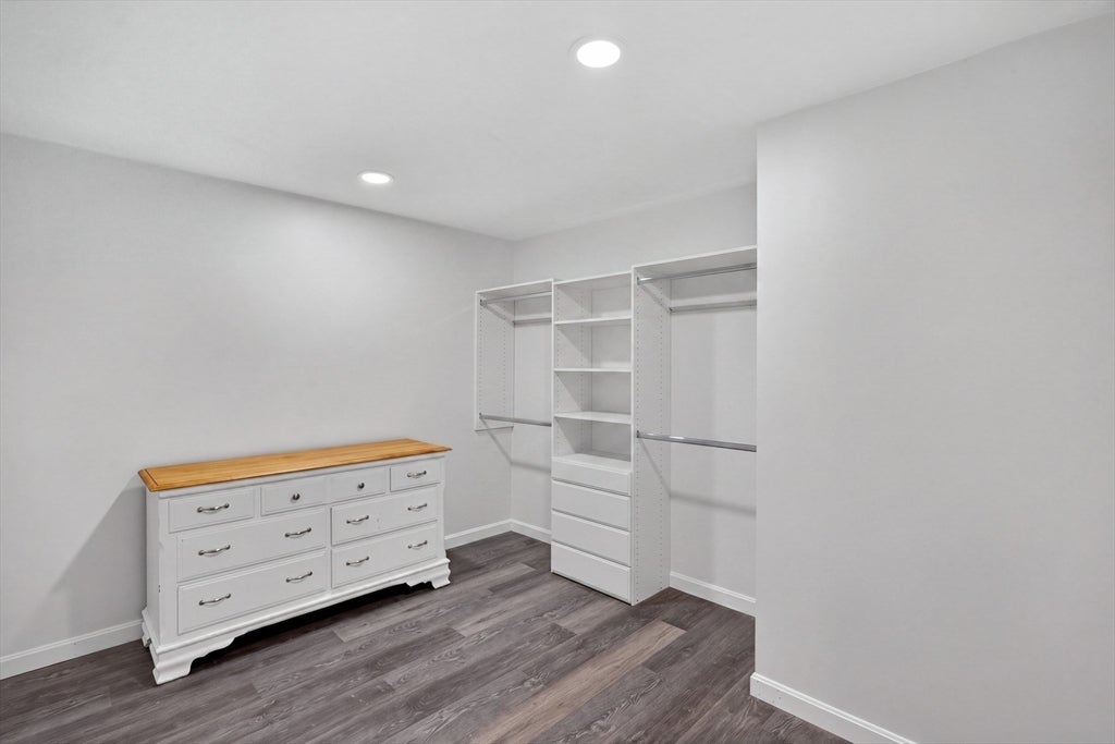 8 Theatre Dr, Falmouth, MA, 8 Theatre Dr, Falmouth, MA Photo #31