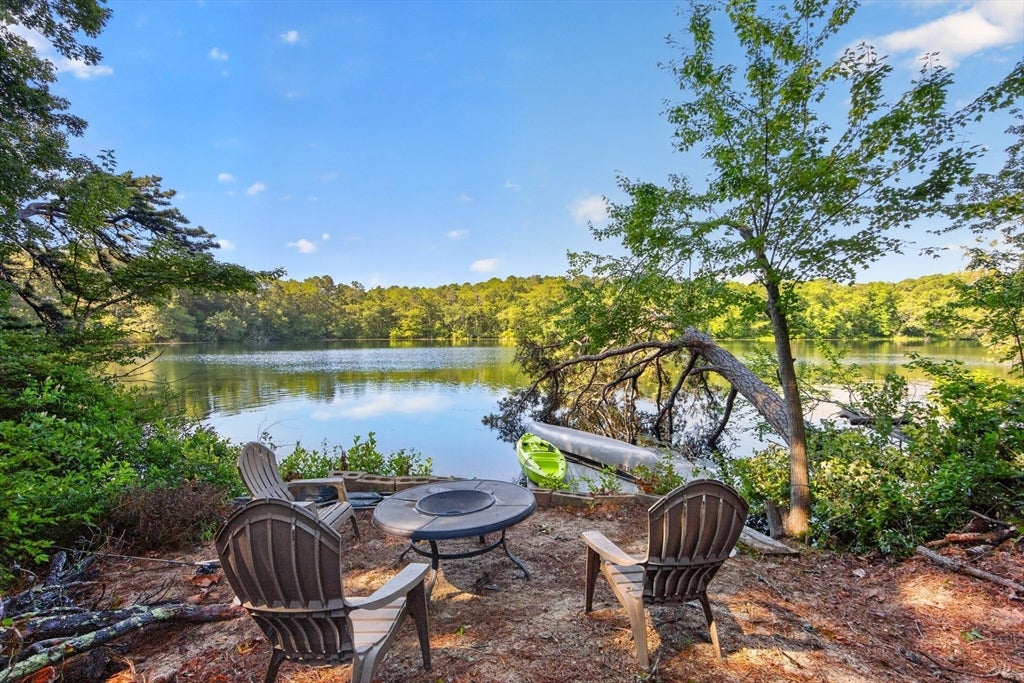 8 Theatre Dr, Falmouth, MA, 8 Theatre Dr, Falmouth, MA Photo #3