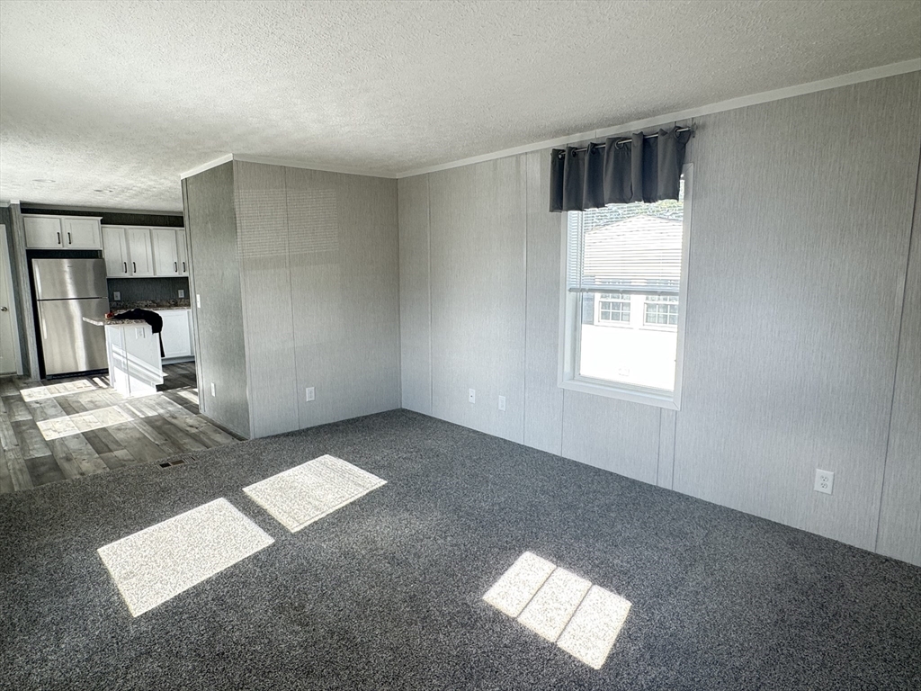 48 Mayflower Avenue