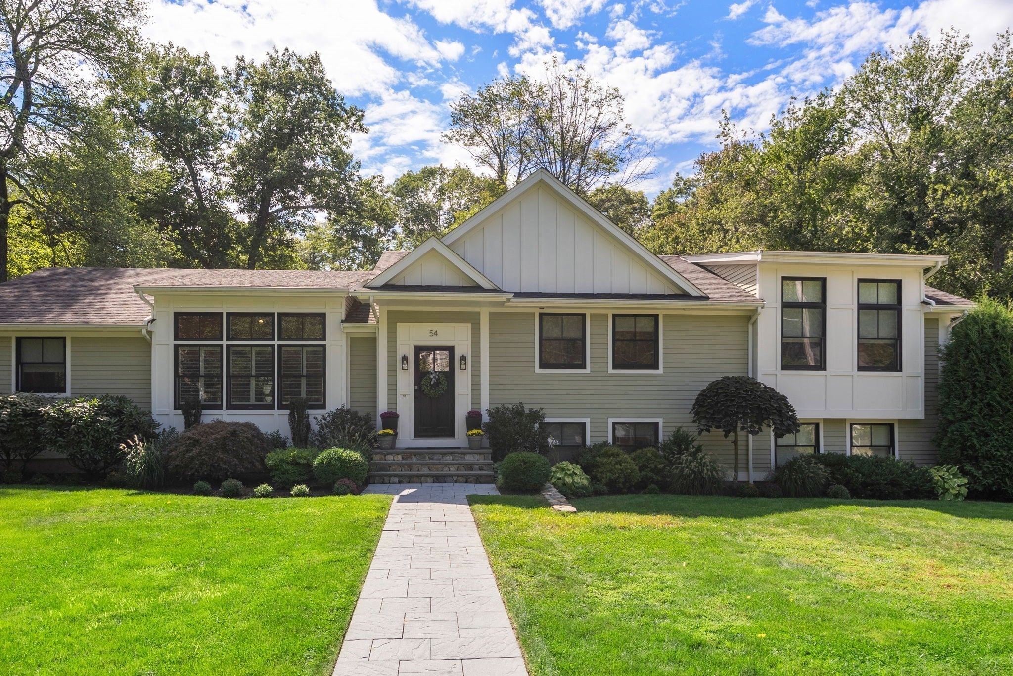Photo of 54 Edmunds Rd, Wellesley, MA