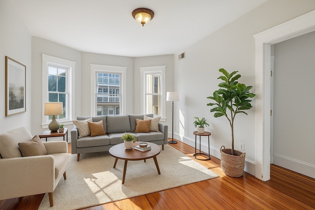 104 King St. 2