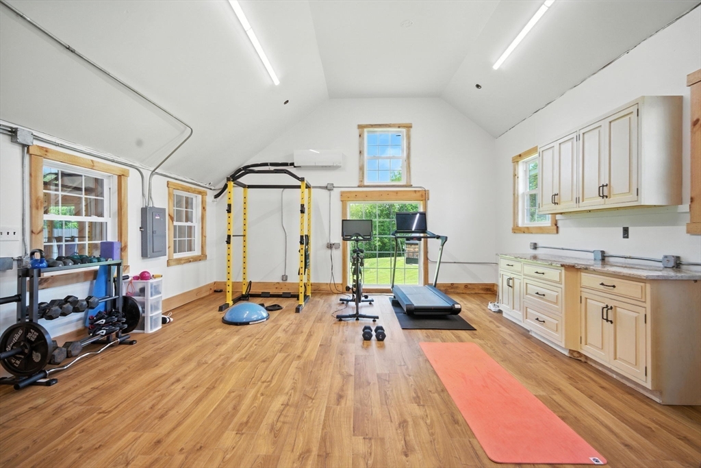 Suffield, Connecticut 06078, United States, 7 Bedrooms Bedrooms, ,7 BathroomsBathrooms,Residential,Active,178875