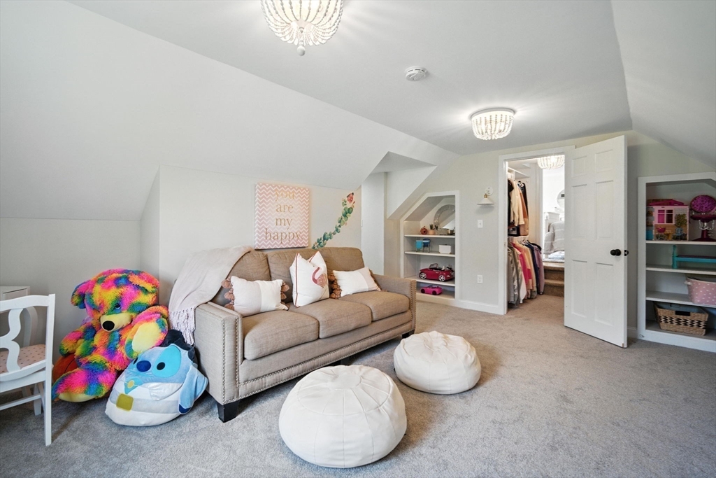 Suffield, Connecticut 06078, United States, 7 Bedrooms Bedrooms, ,7 BathroomsBathrooms,Residential,Active,178875