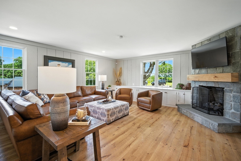 Suffield, Connecticut 06078, United States, 7 Bedrooms Bedrooms, ,7 BathroomsBathrooms,Residential,Active,178875