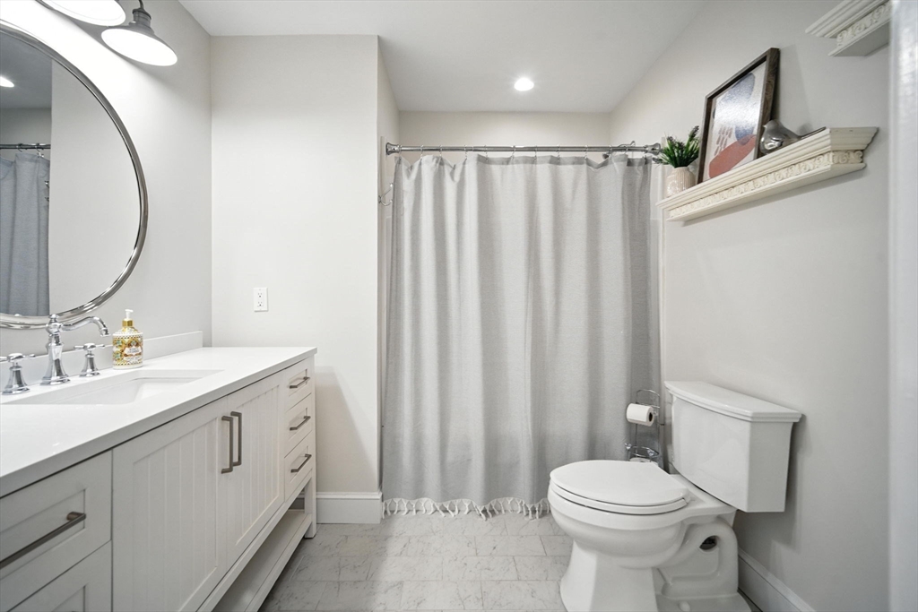 Suffield, Connecticut 06078, United States, 7 Bedrooms Bedrooms, ,7 BathroomsBathrooms,Residential,Active,178875