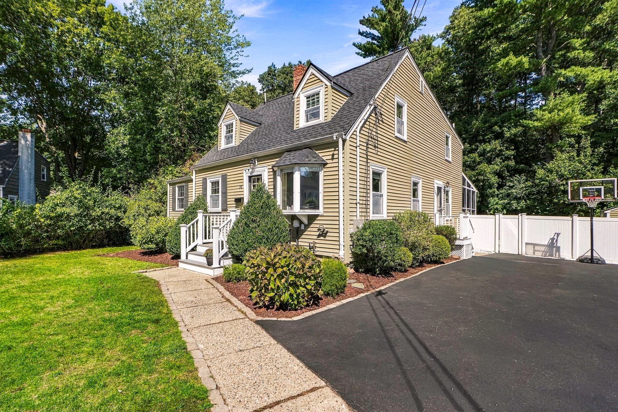 34 Audrea Rd, Framingham, MA Photo #2