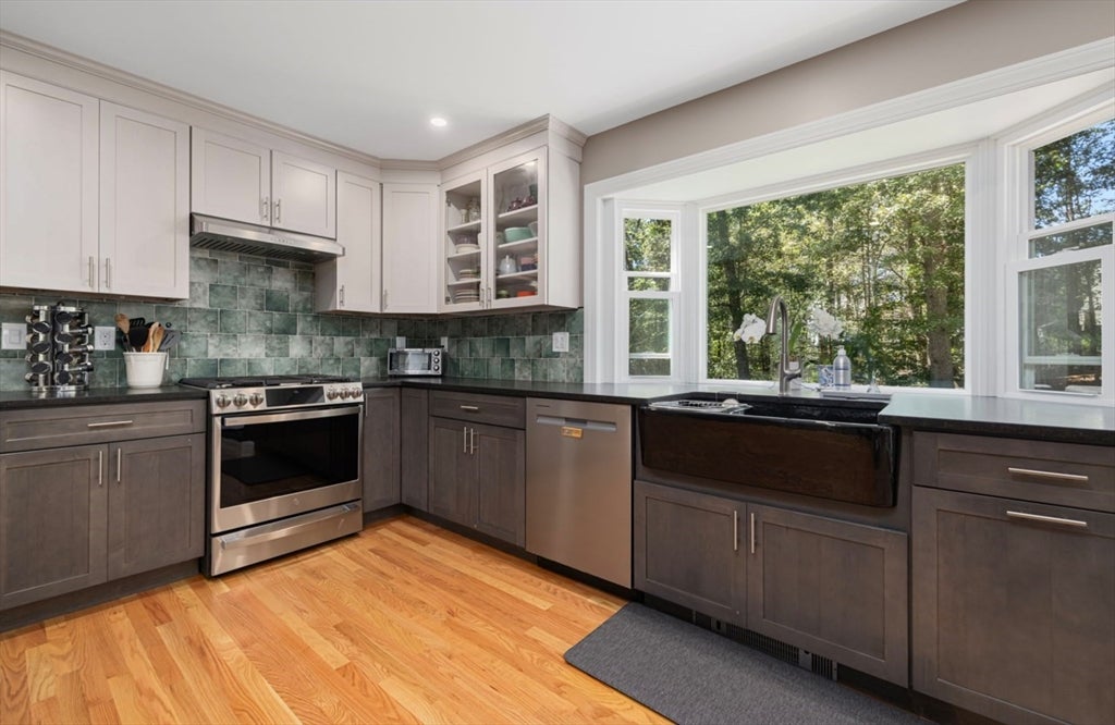 172 Broad Rock Rd, South Kingstown, RI Photo #9