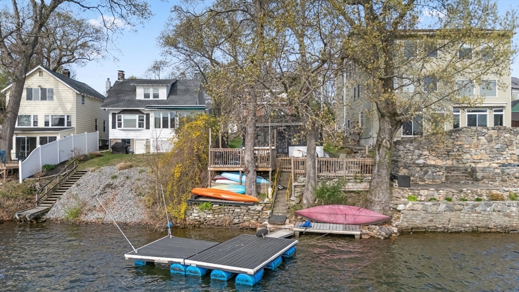 45-45A Bay View Dr