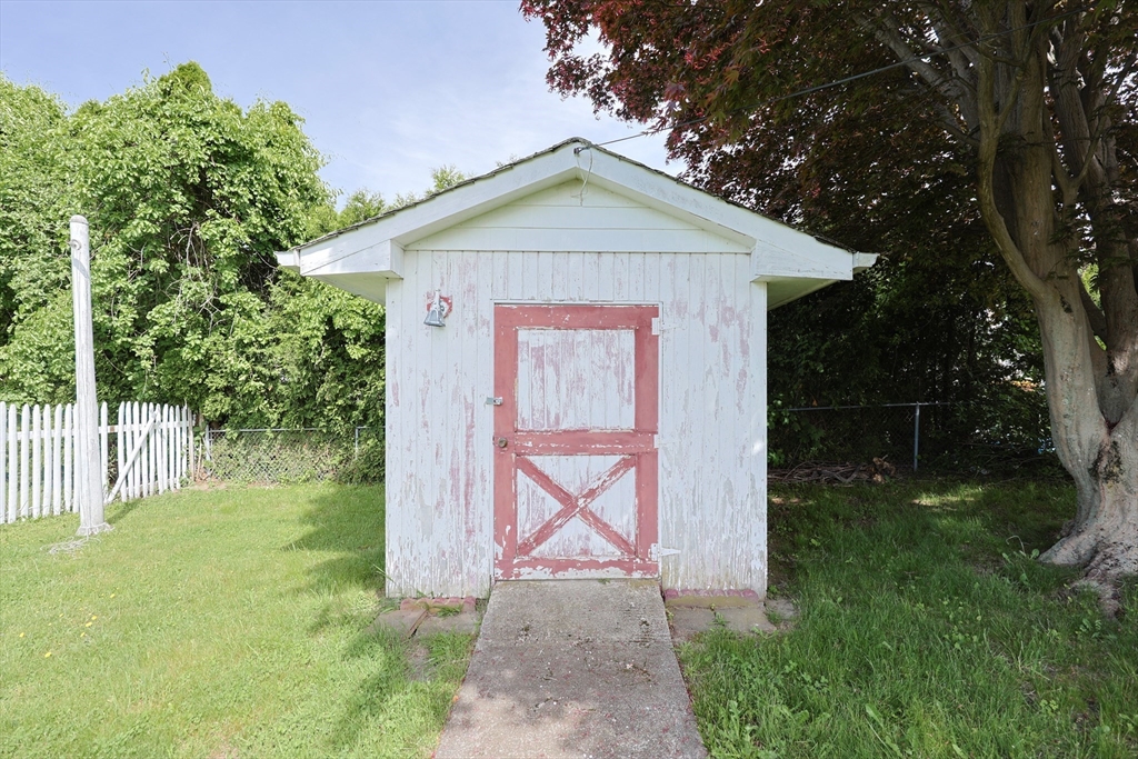 320 Mount Hope Ave