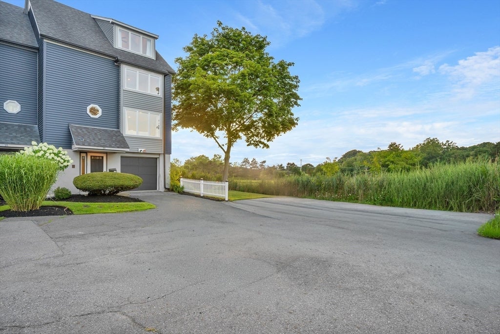 2 Atkinson Dr 19