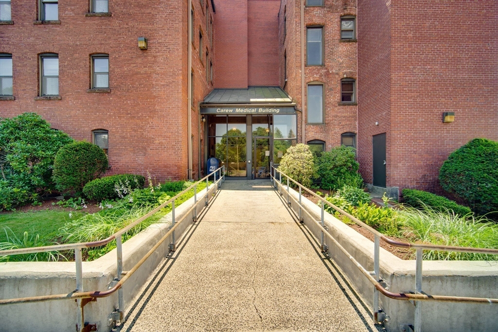 222 Carew St