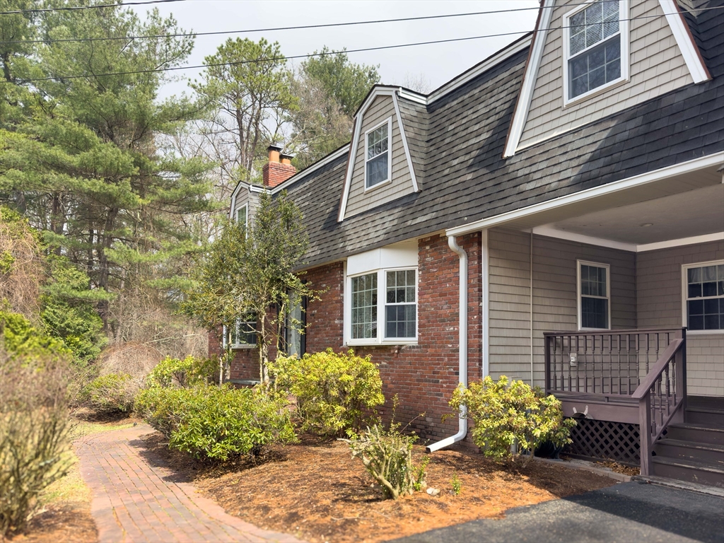 110 Maureen Dr