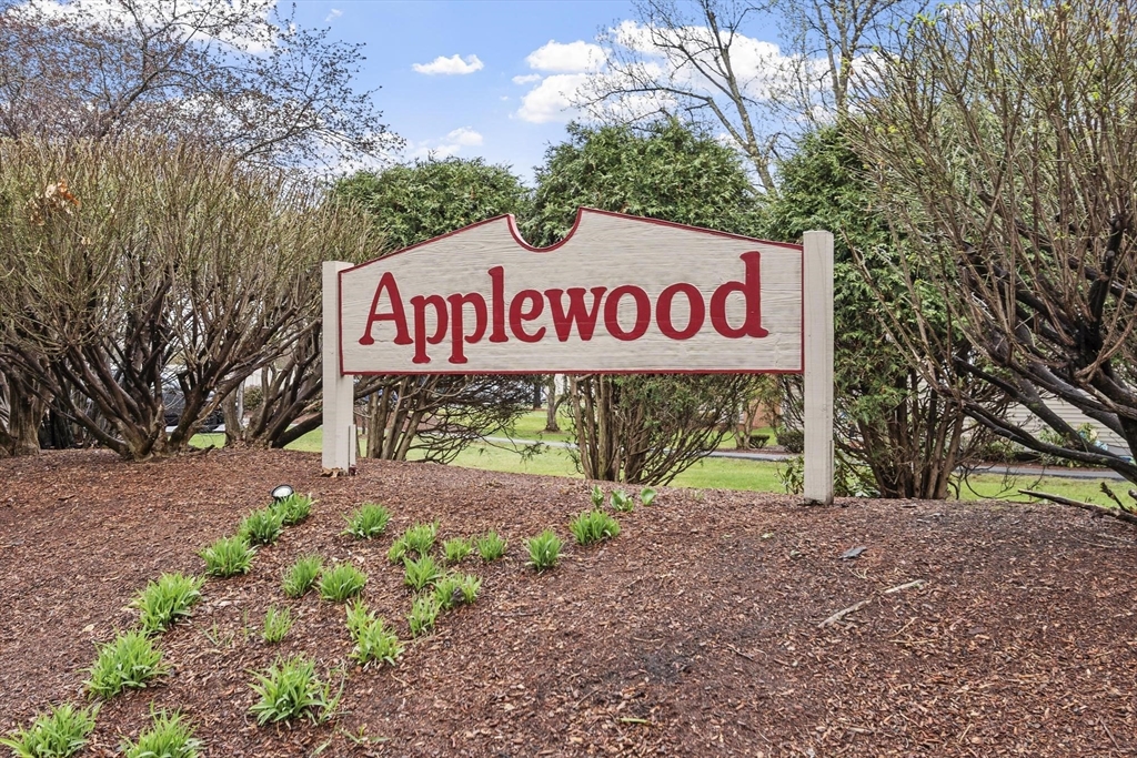 140 Cortland Cir 140