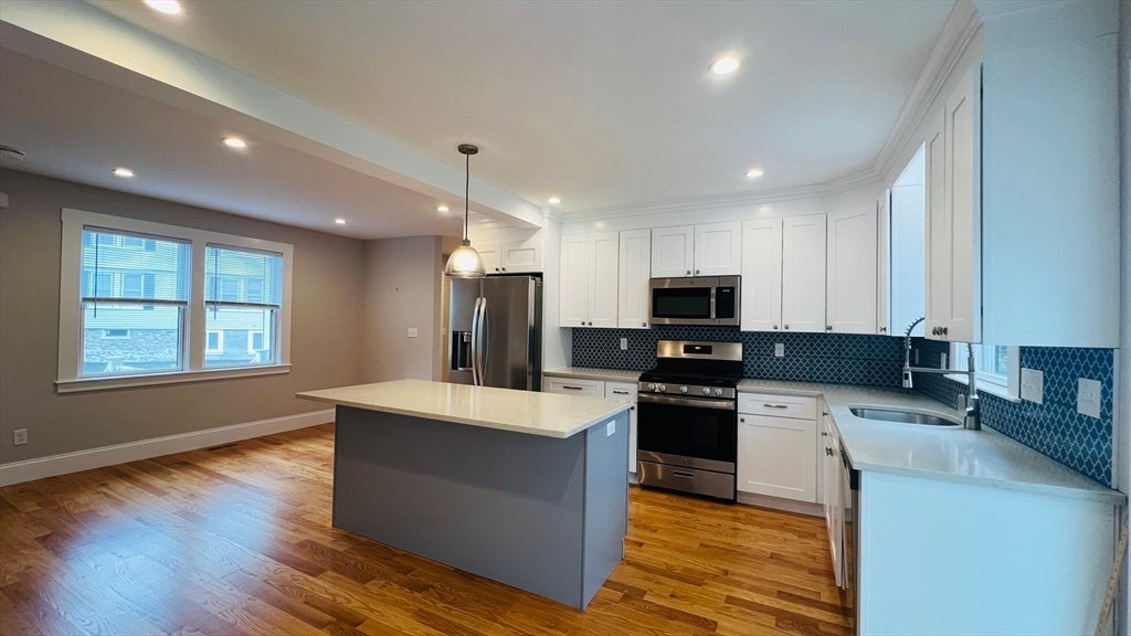 Click for 440 Washington St #1, Wellesley, MA slideshow
