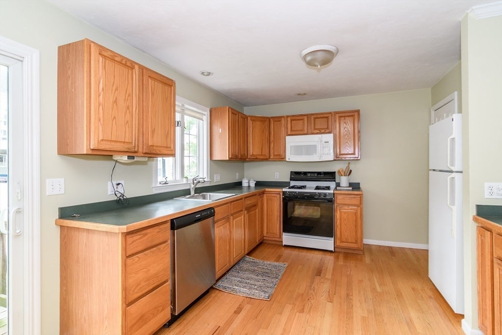 16 Willow St #16, Natick, MA Photo #6