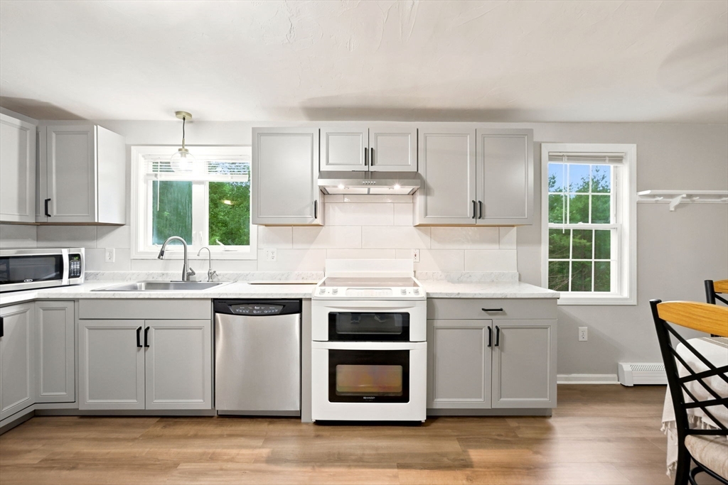 11 Elmwood Dr