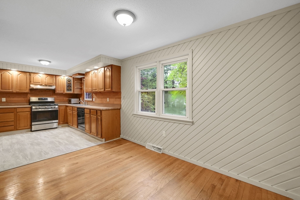5 Tracy Dr