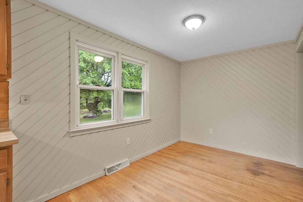 5 Tracy Dr