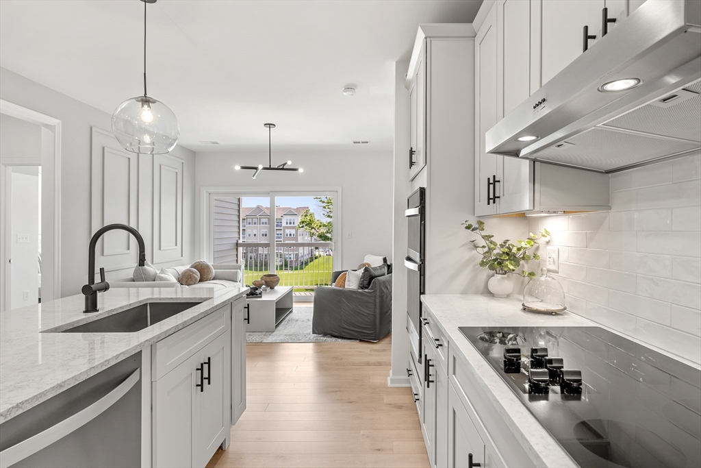 6 Stratton Drive 408