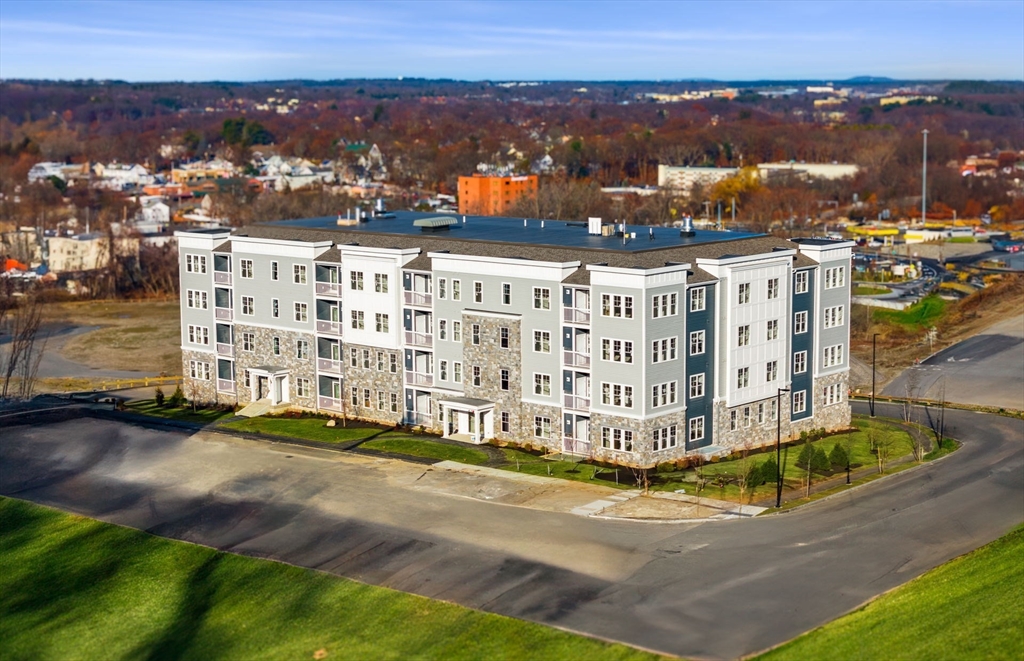 6 Stratton Drive 408