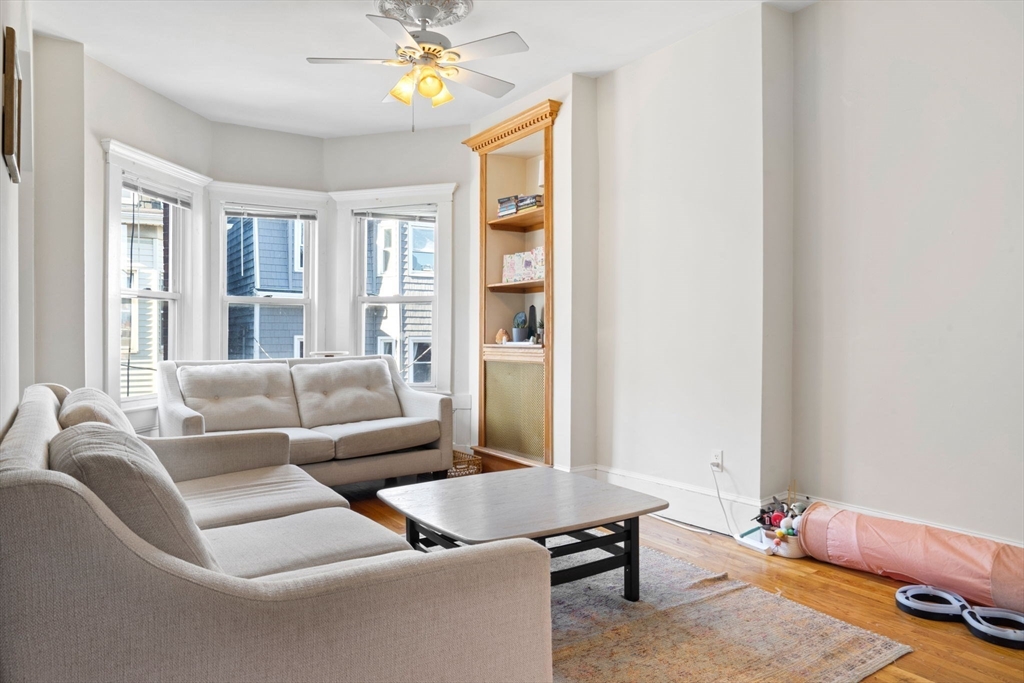 10 Pacific St