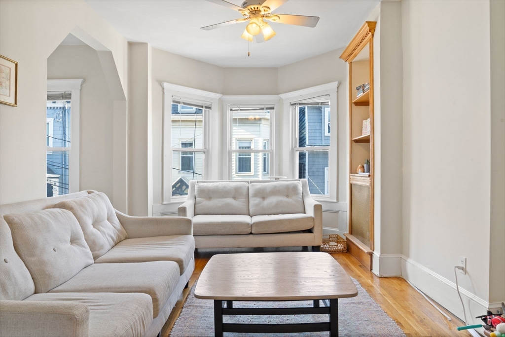 10 Pacific St