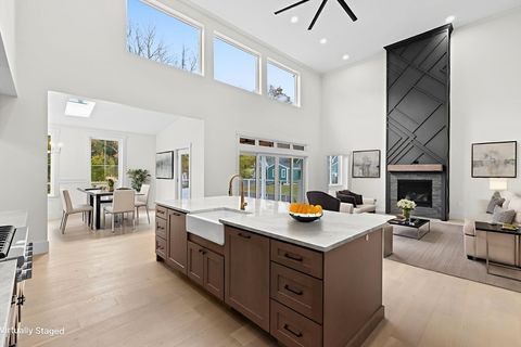 7 Lewis Ct Hingham MA 02043