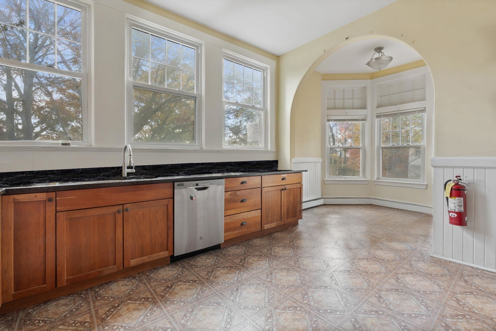 5 Claremont St, Worcester, MA, 5 Claremont St, Worcester, MA Photo #10