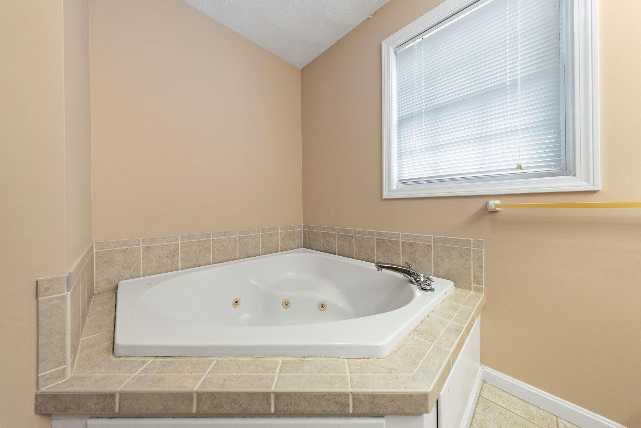 115 Cathedral Drive, Attleboro, MA Photo #23