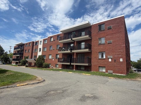 Photo of 1000 Governor's Drive #15, Winthrop, MA 02152 (MLS # 73559730)