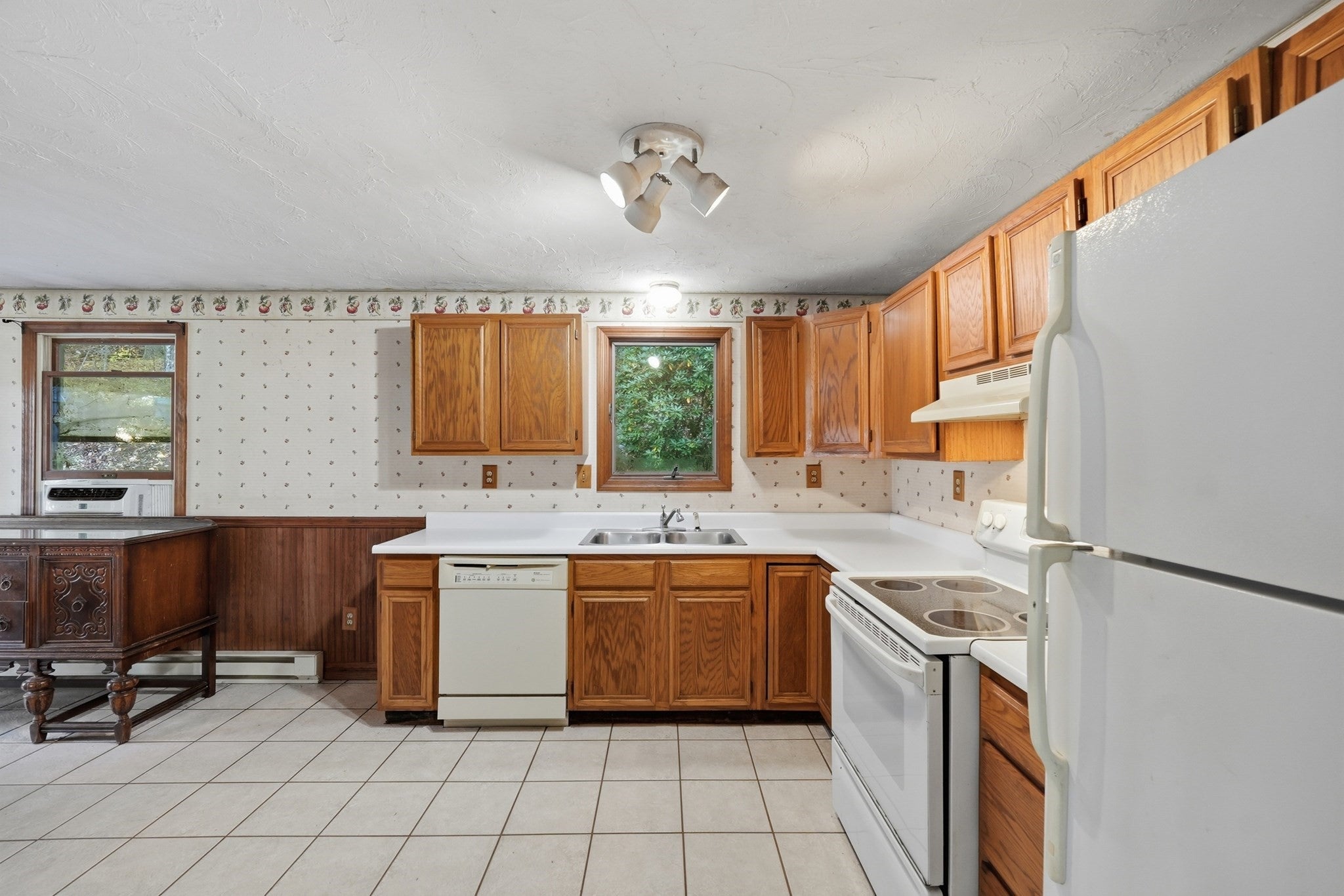 34 Vinton Rd, Holland, MA, 34 Vinton Rd, Holland, MA Photo #4