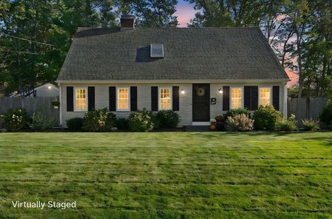 160 Crescent  Avenue North Attleboro MA 02760