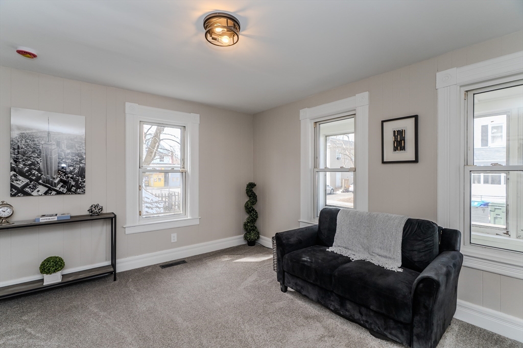 9 Ladd St