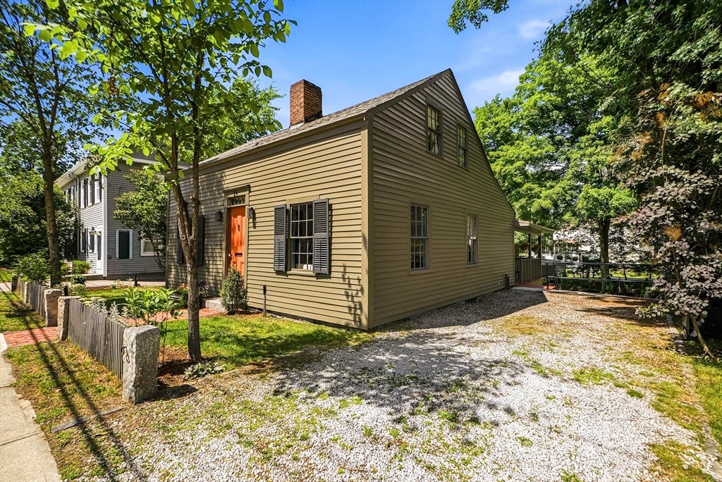 24 School St