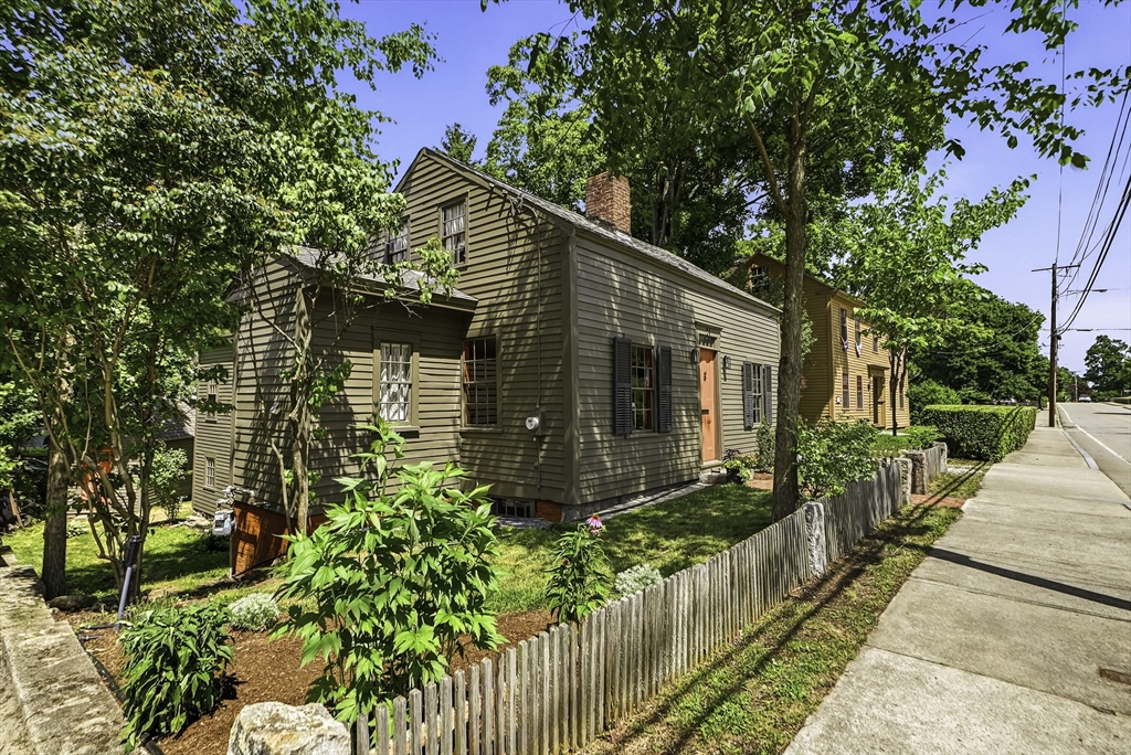 24 School St