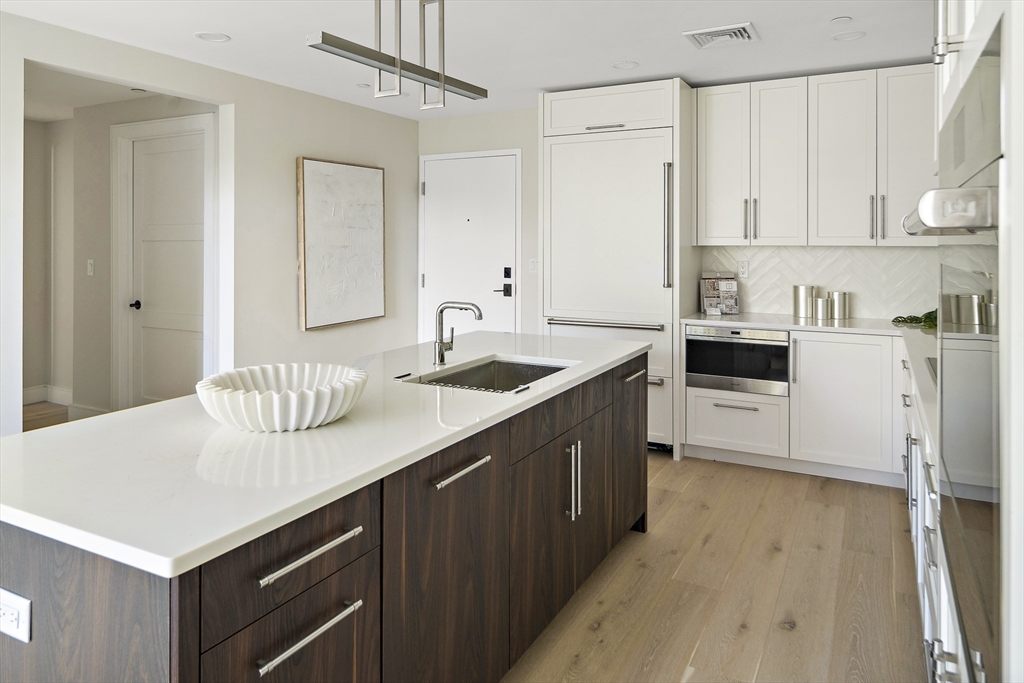 20 Kinmonth Rd 306