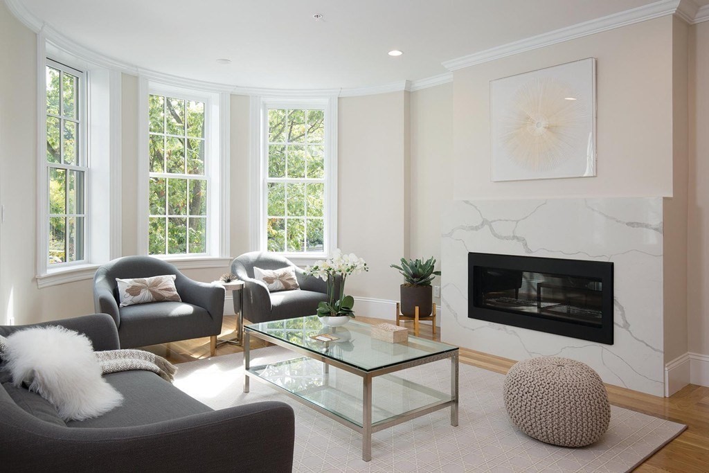 Click for 1248 Beacon St #2, Brookline, MA slideshow