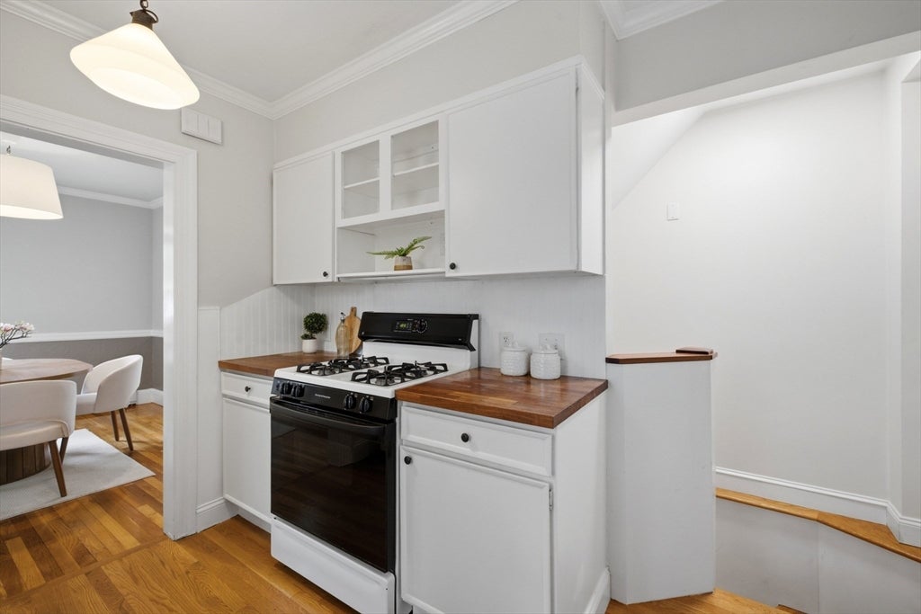 76 Woodland Rd, Malden, MA Photo #20