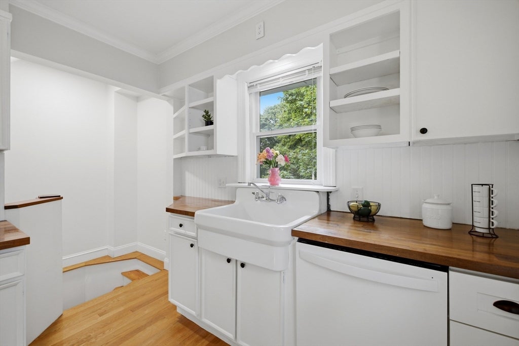 76 Woodland Rd, Malden, MA Photo #21