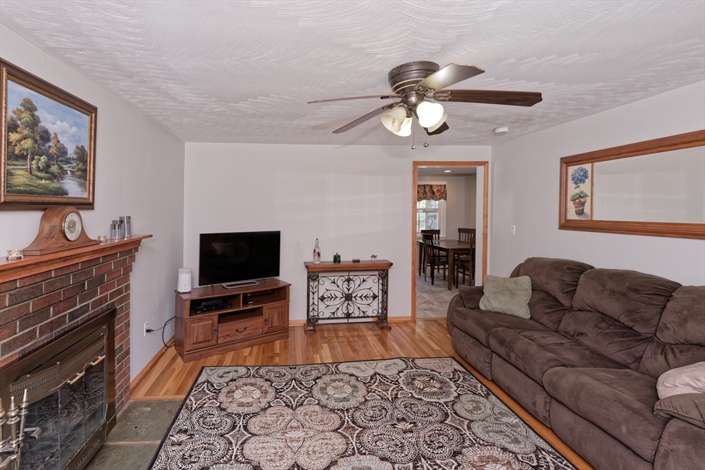 58 Horseshoe Dr